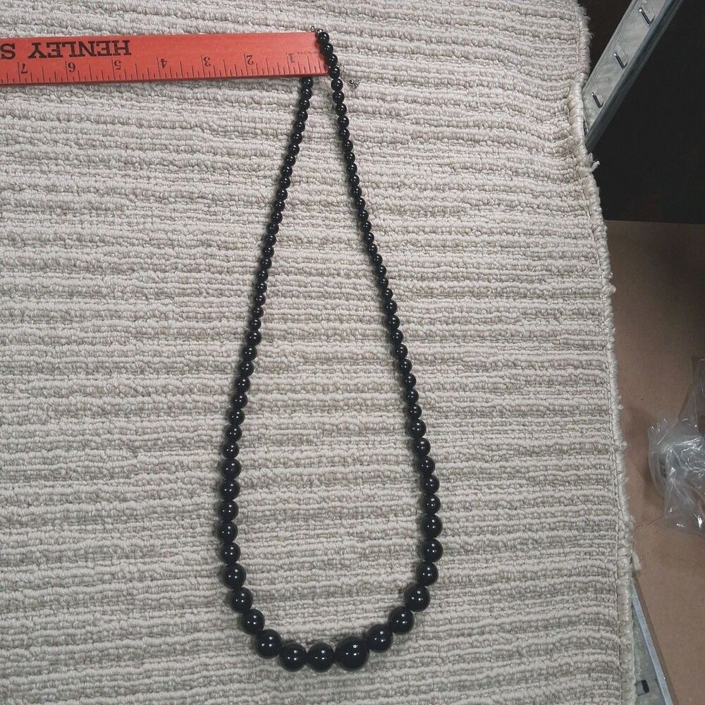 VINTAGE GRADUATED BLACK GLASS BEAD NECKLACE SINGLE STRAND STRANDED BEADED WOMEN